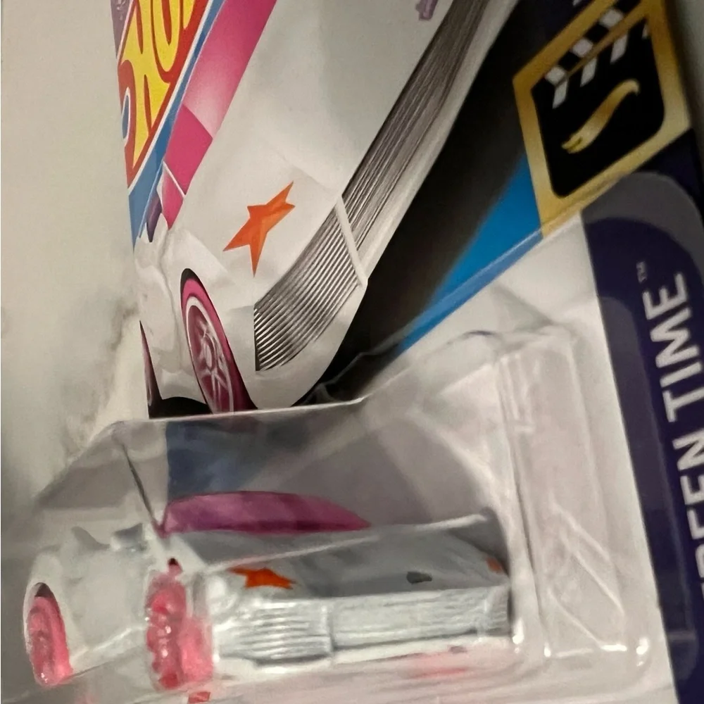 2021  Barbie Extra Mattel Pink/White Top Down Hot Wheels 3/10 HW Screen Time NEW